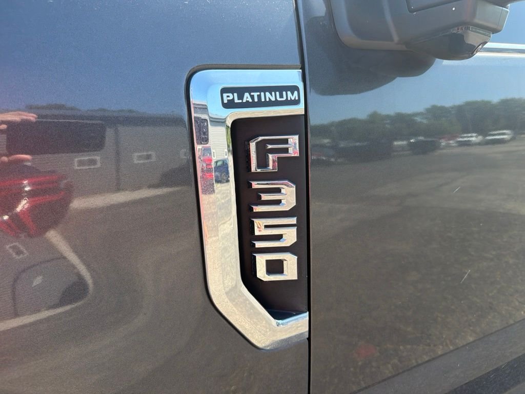 Used 2020 Magnetic Ford Platinum image 11