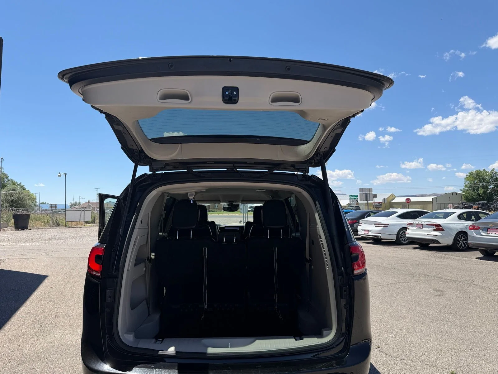 Used 2023 Black Chrysler Touring L image 29