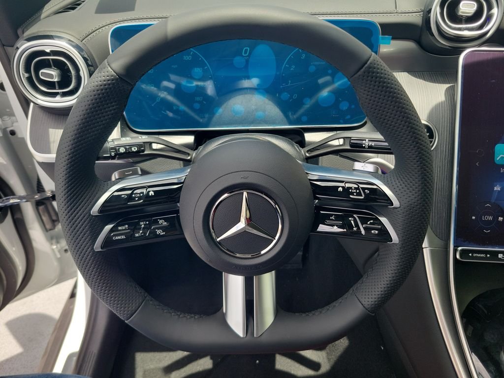 New 2026 MANUFAKTUR Moonlight White Metallic Mercedes-Benz GLC 300 image 24