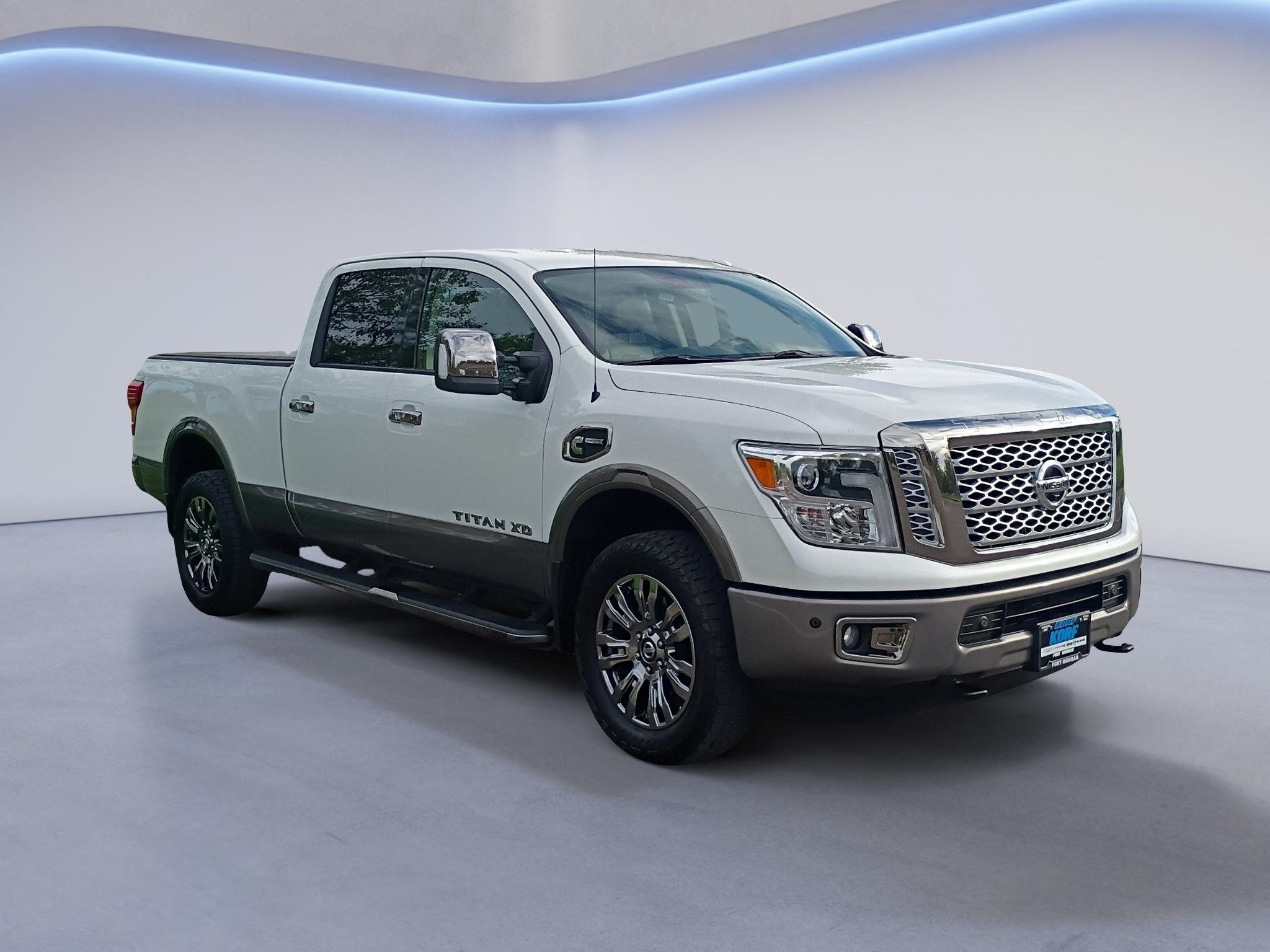Used 2017 Pearl White Nissan Platinum Reserve image 7