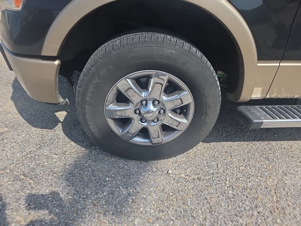 Used 2013 Black Ford Lariat image 21
