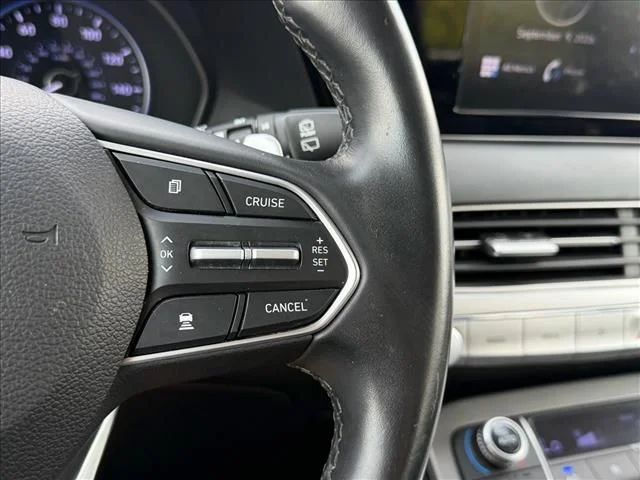 Used 2022 Black Hyundai SEL image 21