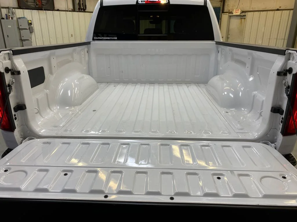 Used 2025 White Ram Big Horn/Lone Star image 30
