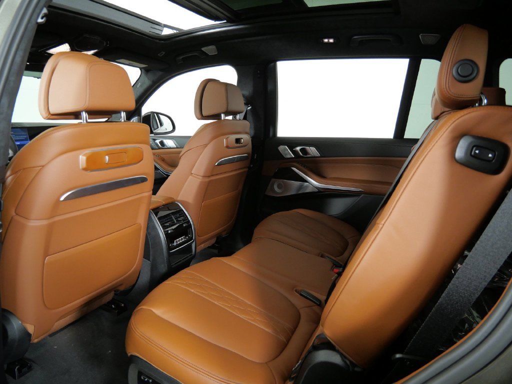 New 2027 Manhattan Green Metallic BMW xDrive40i image 33