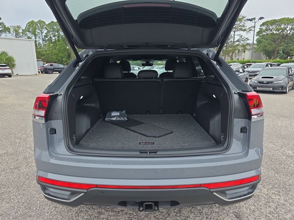New 2026 Gray Volkswagen 2.0T SE w/Technology image 31
