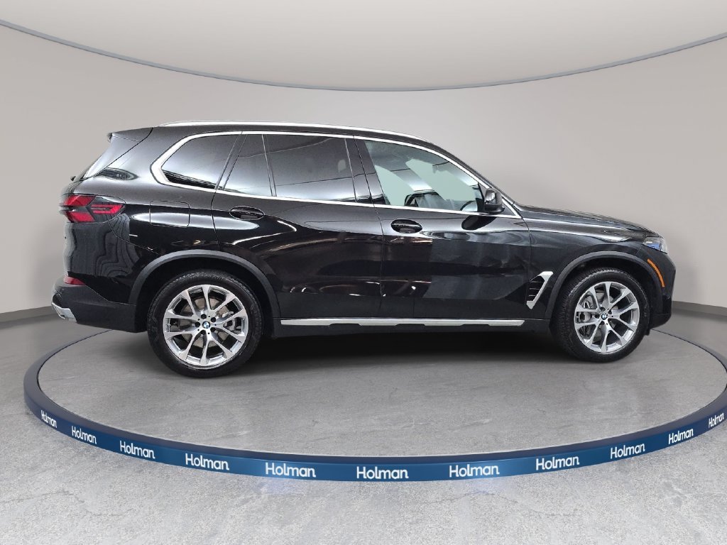 Used 2025 Black Sapphire Metallic BMW xDrive40i image 5