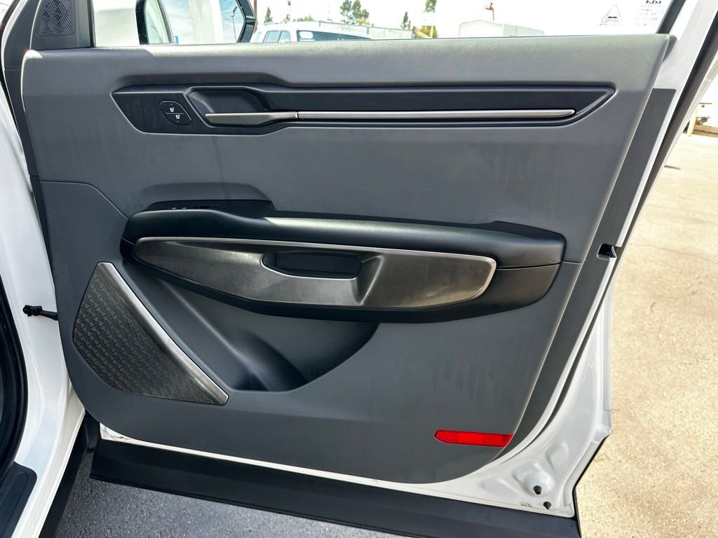 Used 2024 Snow White Pearl Kia Light Long Range image 20