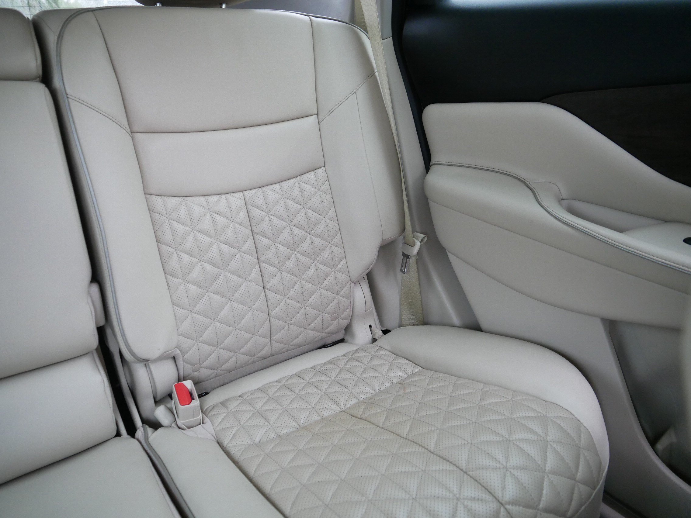 Certified Used 2019 Deep Blue Pearl Nissan Platinum image 14