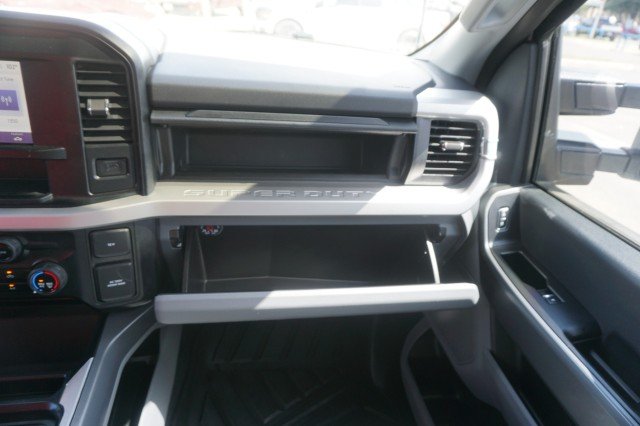 Used 2025 Oxford White Ford XLT image 34