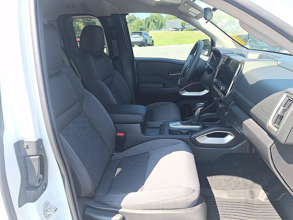 Used 2025 Glacier White Nissan SV image 21