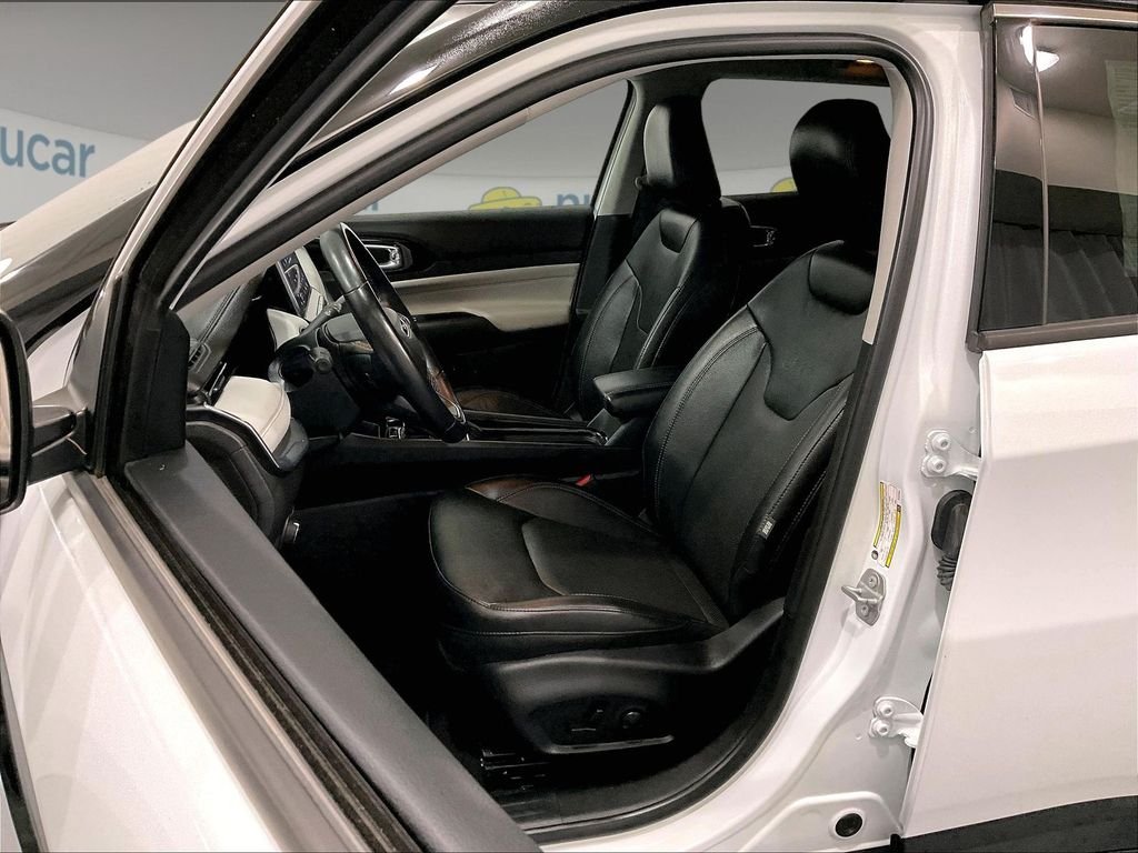 Used 2022 White Jeep Limited image 10