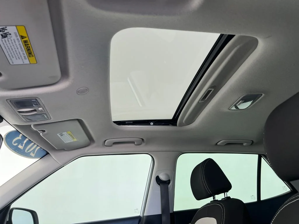 Used 2023 White Hyundai SEL image 23
