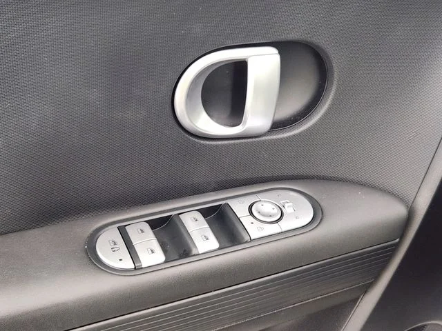 Used 2024 Gold Hyundai SEL image 10