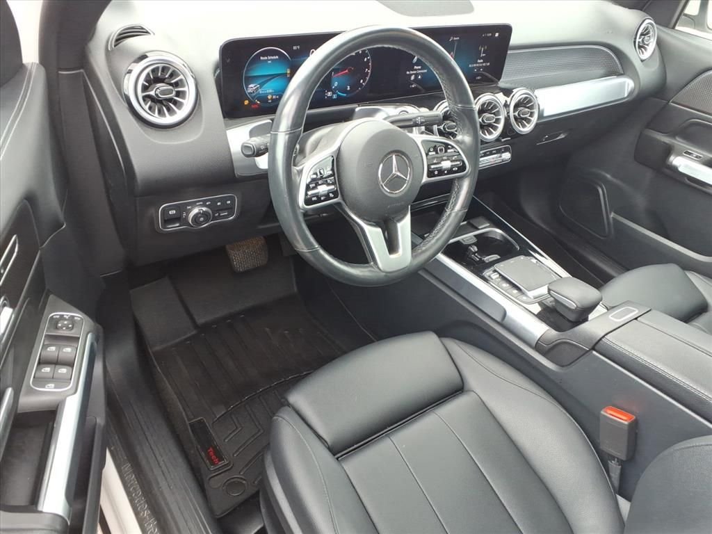 Used 2022 White Mercedes-Benz GLB 250 image 18