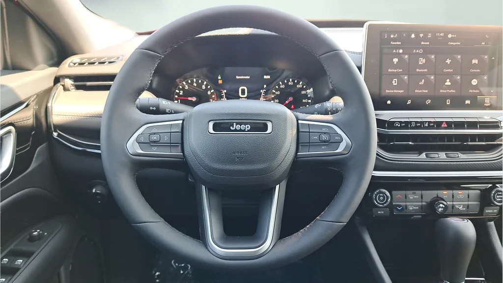New 2026 Red Hot Pearlcoat Jeep Latitude image 18