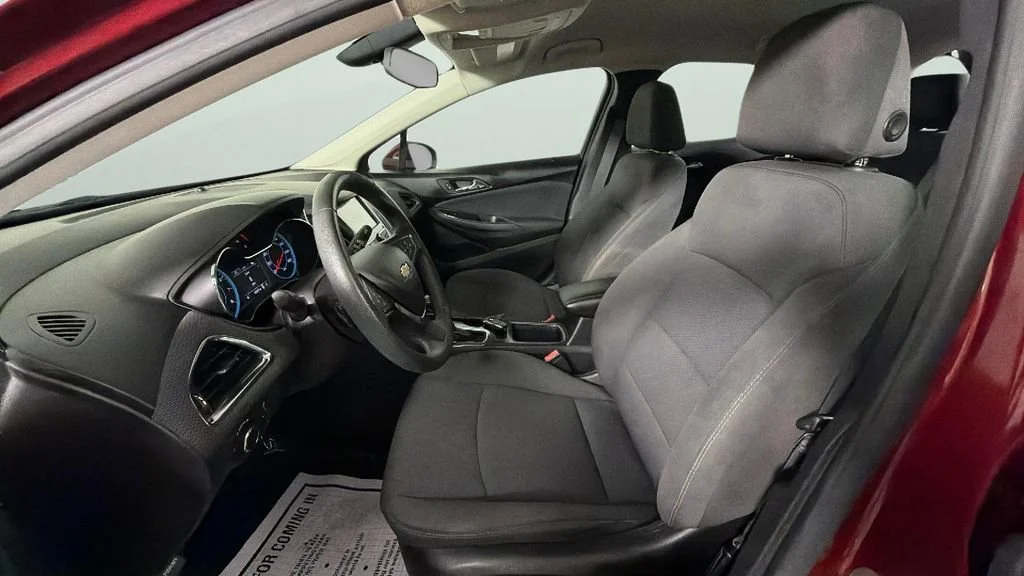 Used 2017 CAJUN RED TINTCOAT Chevrolet LT image 17