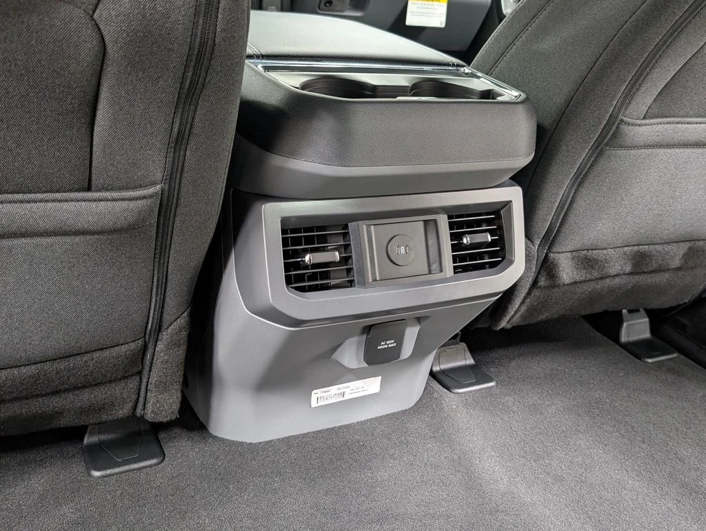 New 2026 Oxford White Ford F-250® XLT image 19