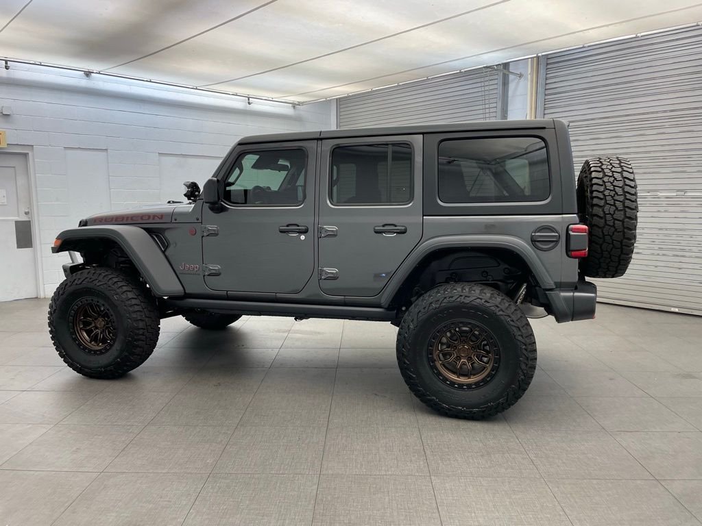 New 2026 Granite Crystal Metallic Clear-Coat Exterior Paint Jeep Rubicon image 6