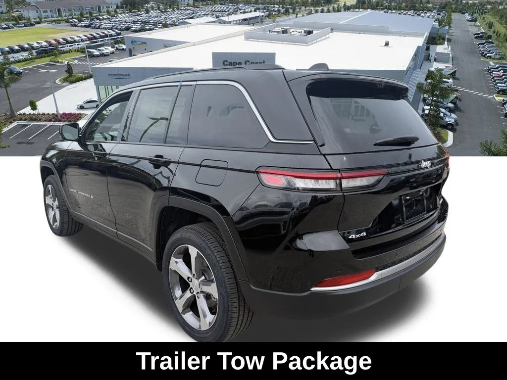 New 2026 Diamond Black Crystal Pearl-Coat Exterior Paint Jeep Limited image 5