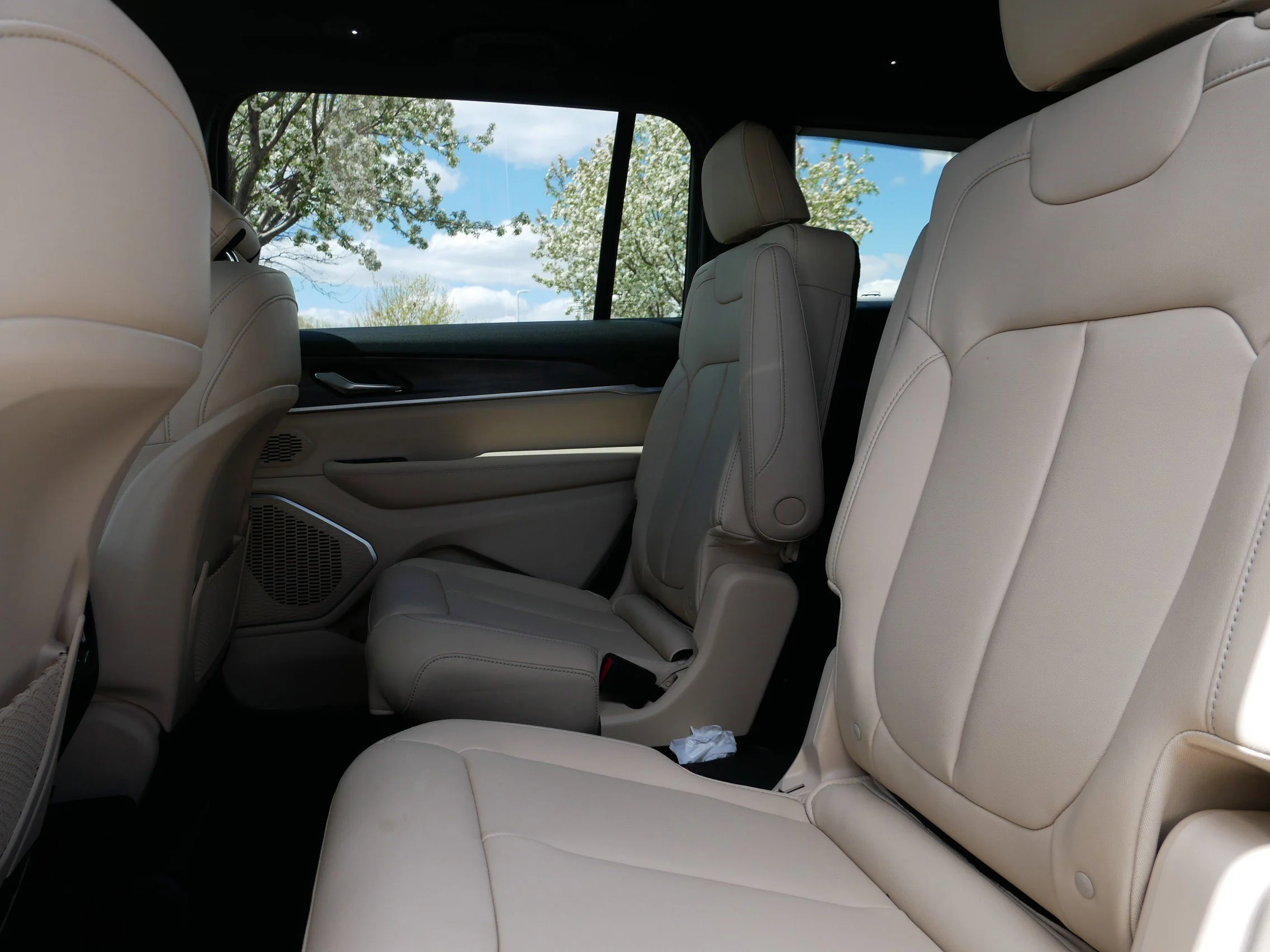 New 2026 Velvet Red Pearl-Coat Exterior Paint Jeep Limited image 10
