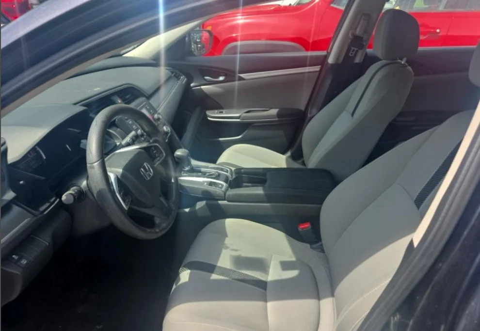 Used 2018 Blue Honda LX image 9