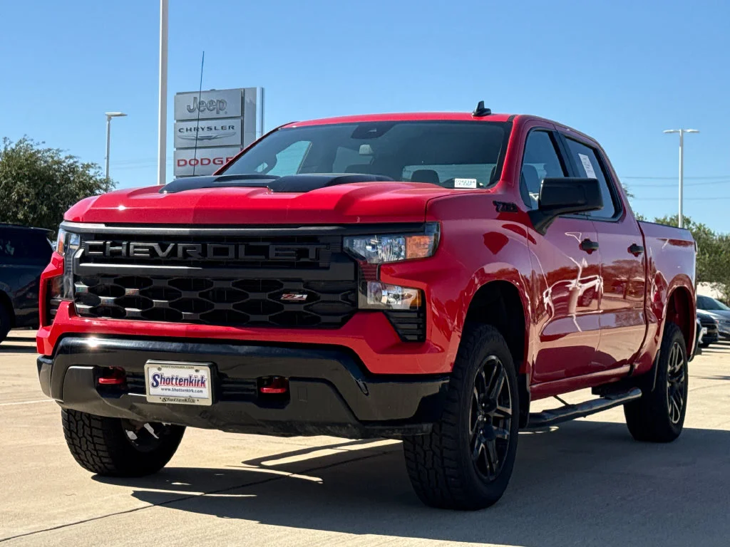 Used 2025 Red Chevrolet Custom Trail Boss image 3