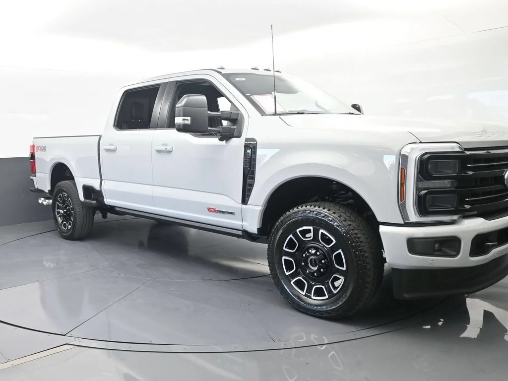 Used 2026 Gray Ford XL image 9