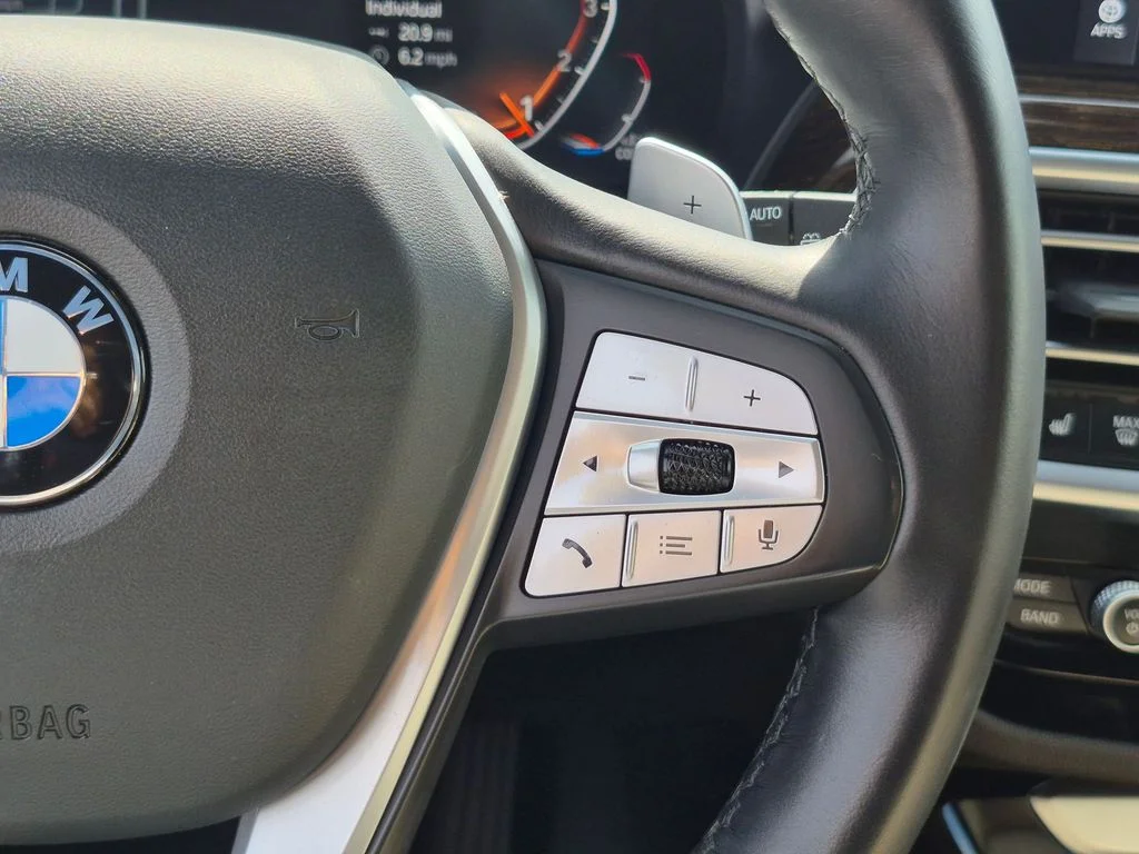 Used 2024 White BMW sDrive30i image 34