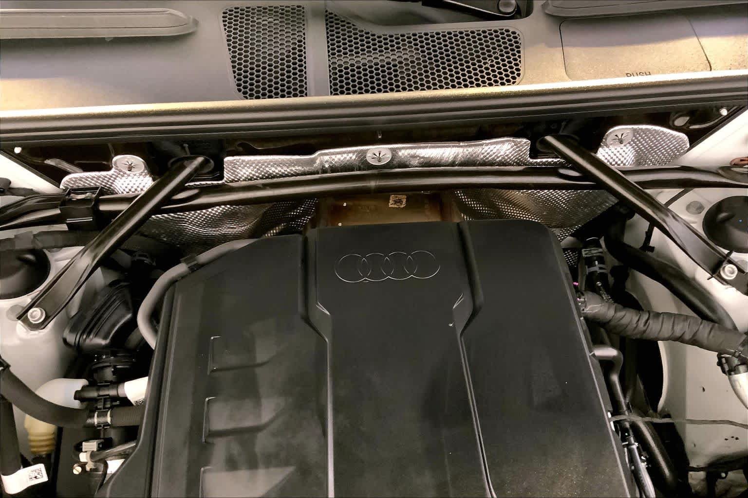 Used 2025 Glacier White Metallic Audi Premium image 31