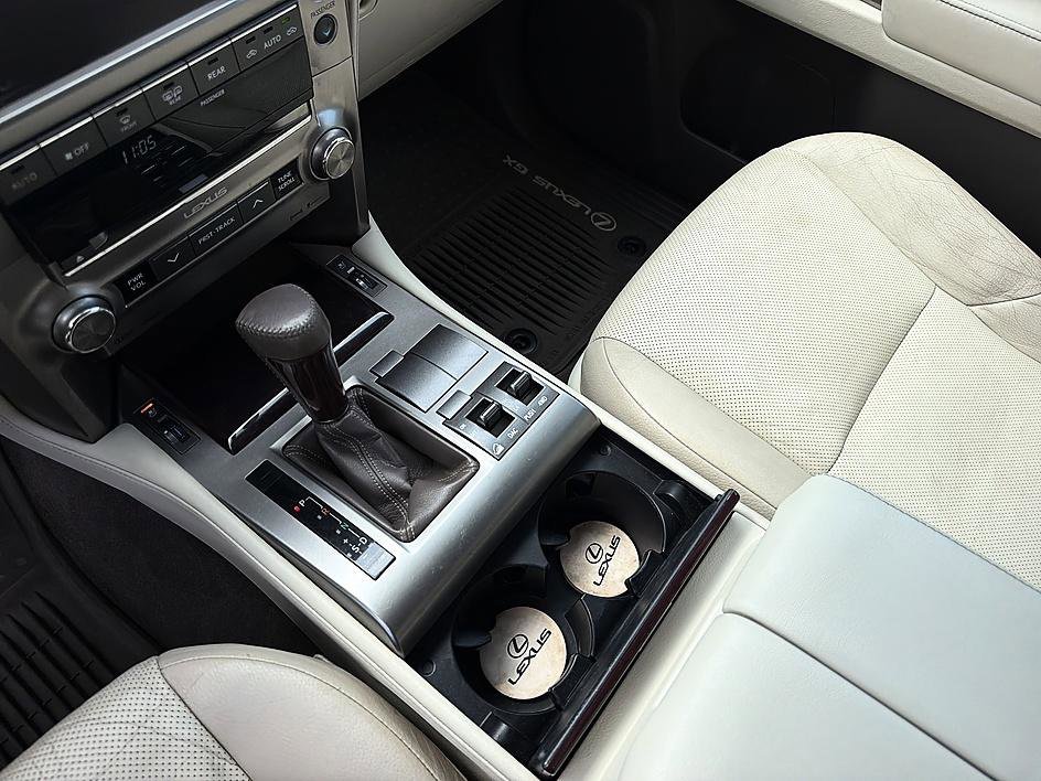 Used 2017 Starfire Pearl Lexus 460 image 18