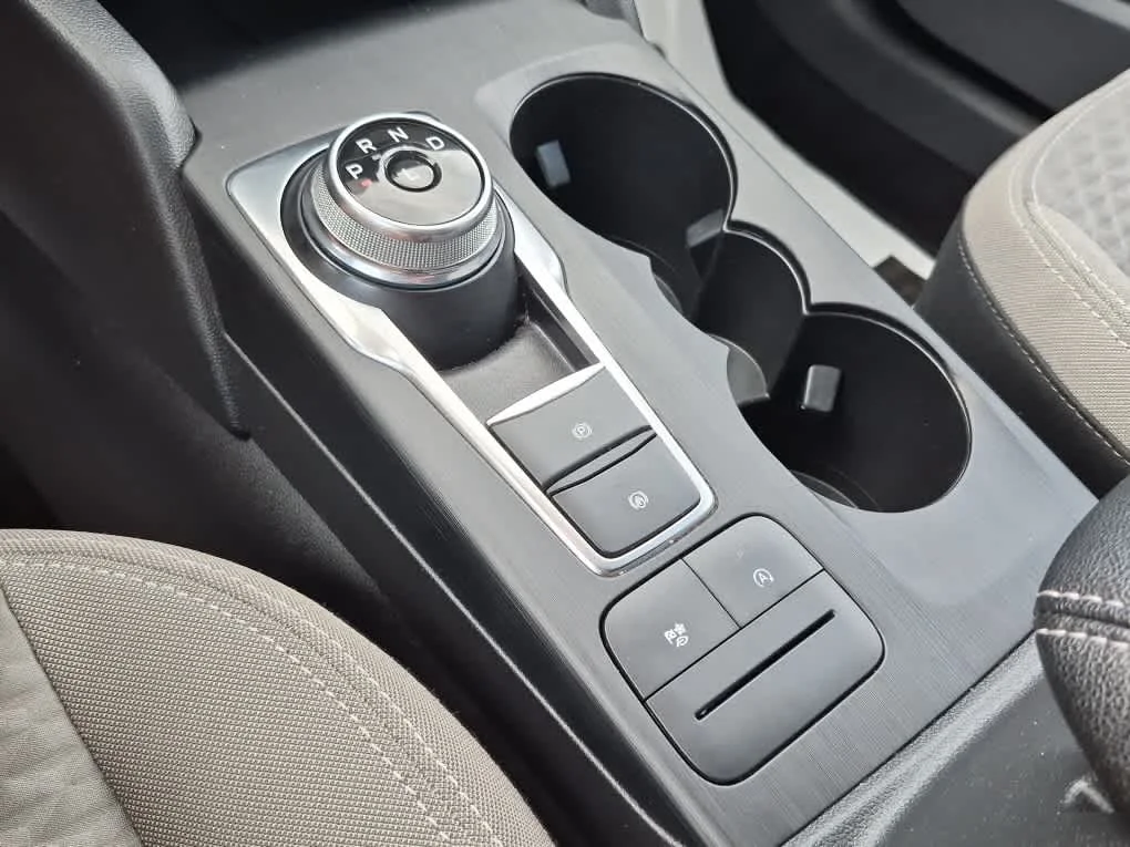 Used 2022 Agate Black Ford SE image 12