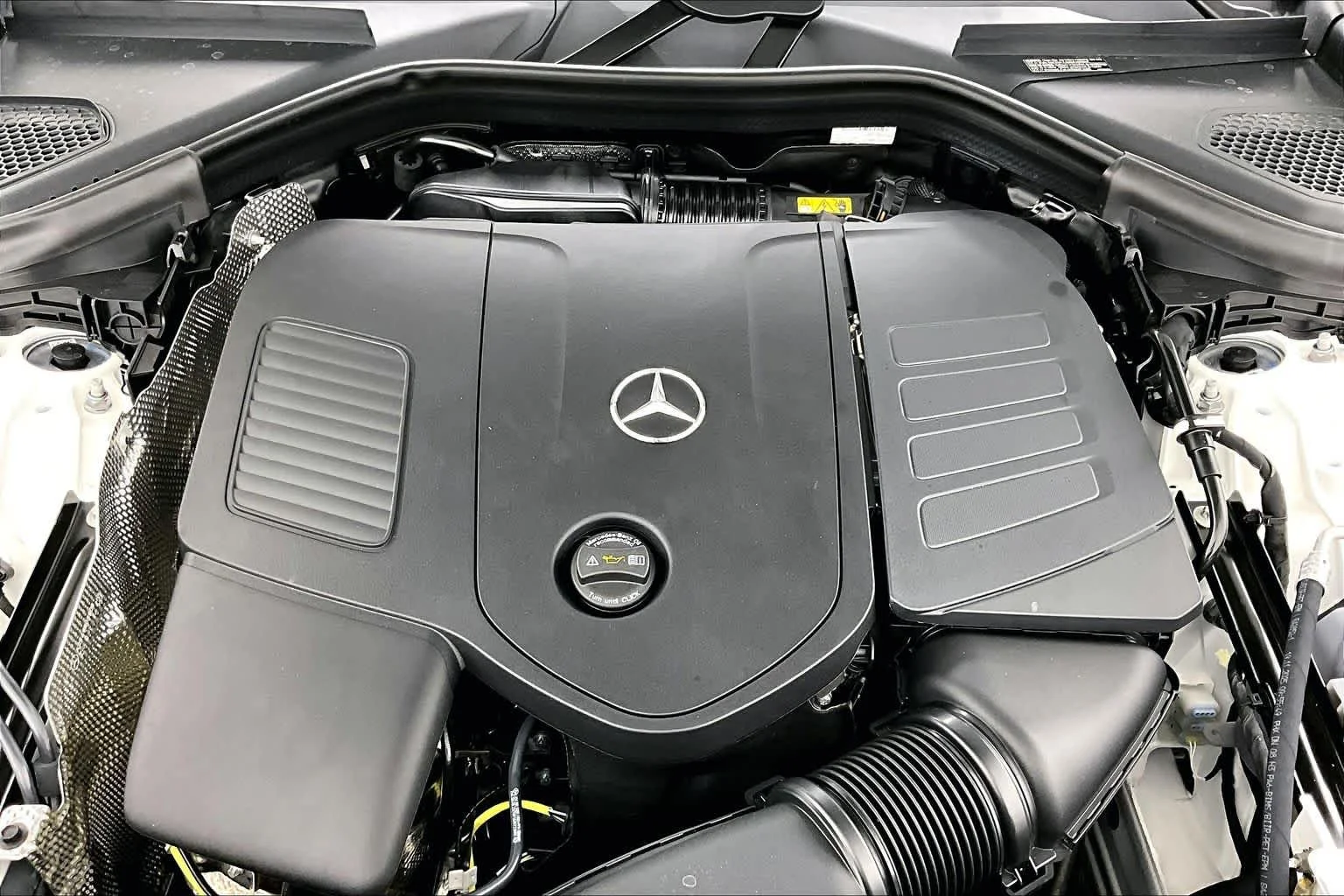 New 2026 Polar White Mercedes-Benz GLC 300 image 16