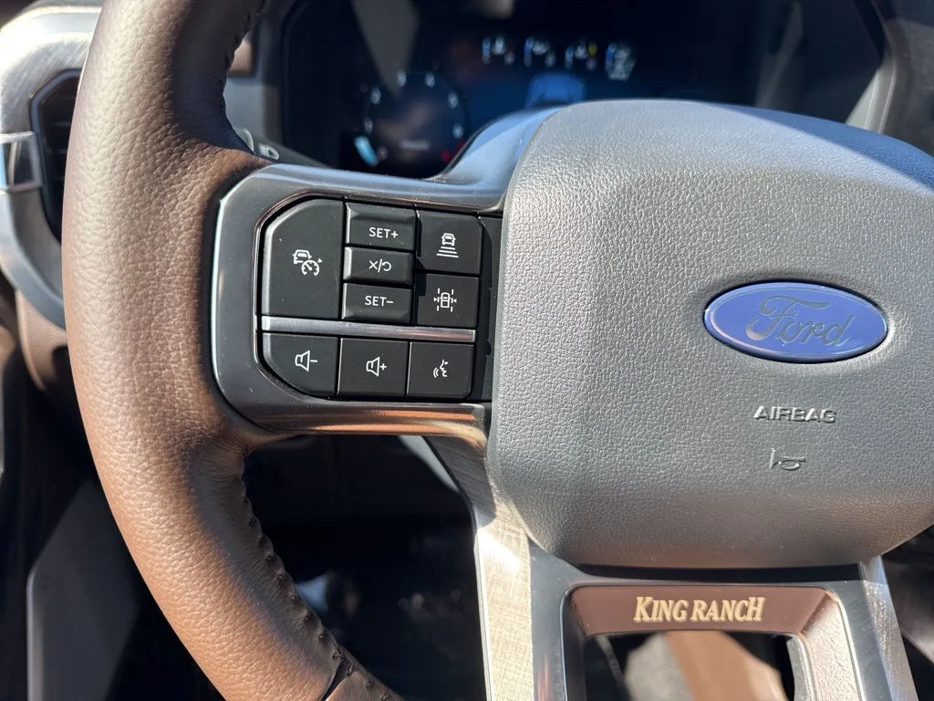Used 2025 Red Ford King Ranch image 17