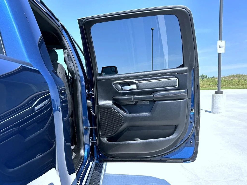 Used 2023 Blue Ram Big Horn/Lone Star image 18