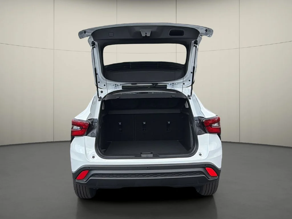 New 2026 Summit White Chevrolet LT image 11