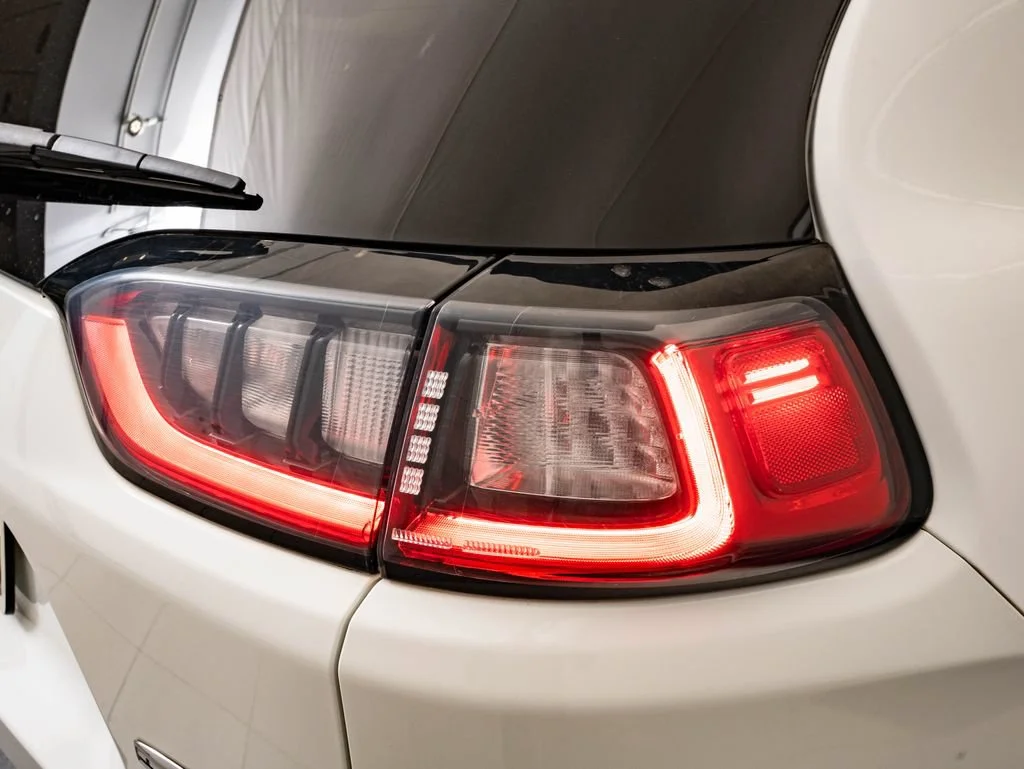 Used 2019 Bright White Clear Coat Jeep Latitude image 9