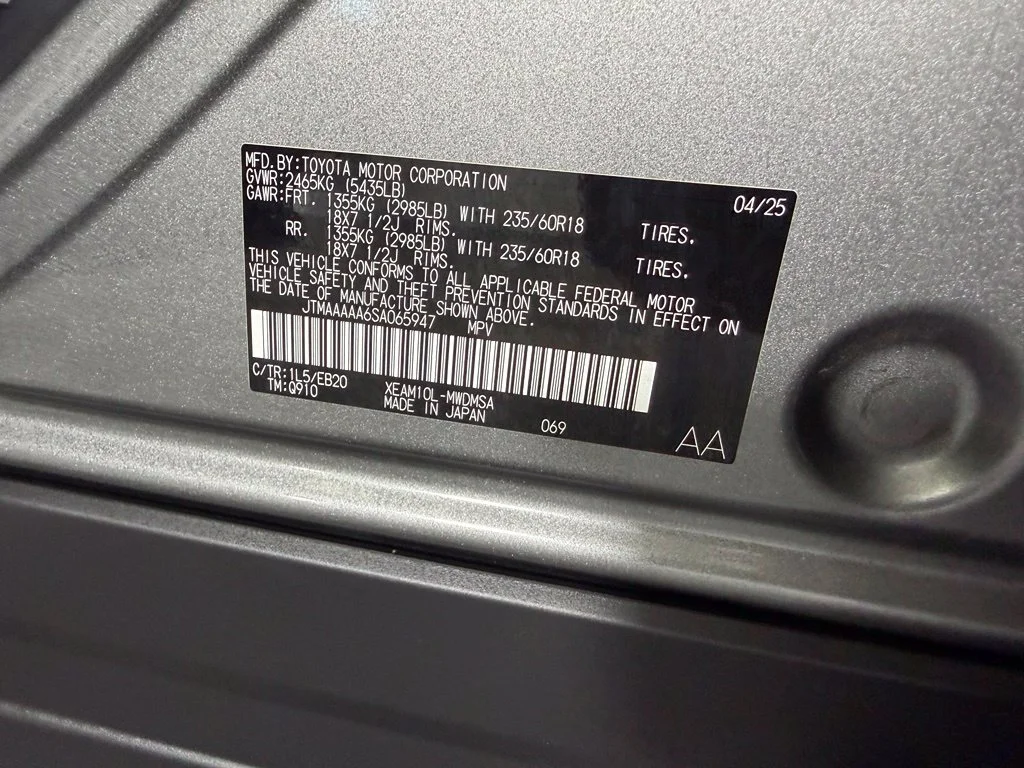 Certified Used 2025  Toyota XLE image 22