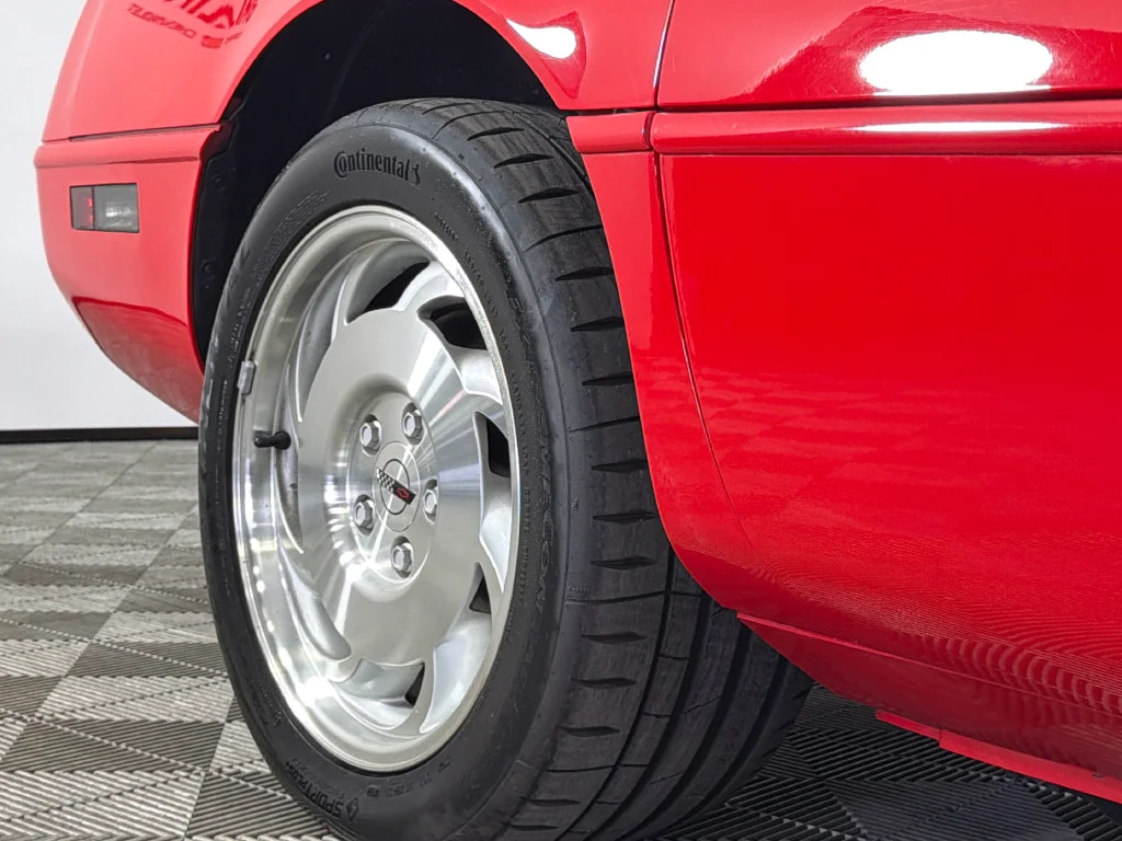 Used 1995  Chevrolet 2dr Convertible image 37