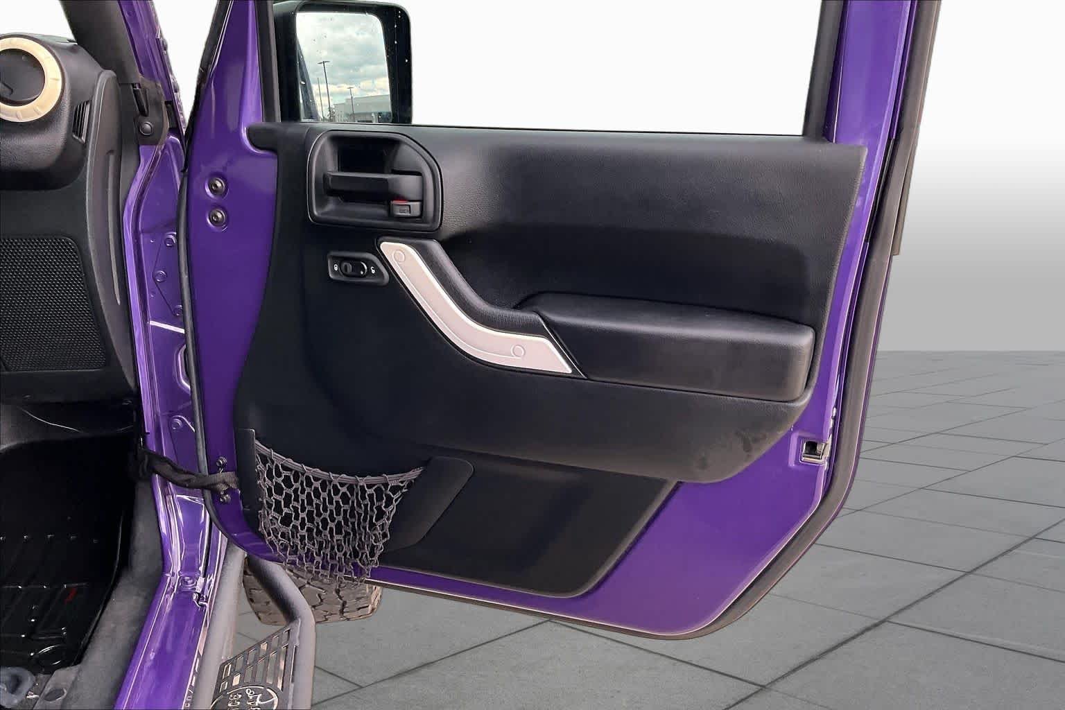 Used 2018 Xtreme Purple Pearlcoat Jeep Sport S image 21