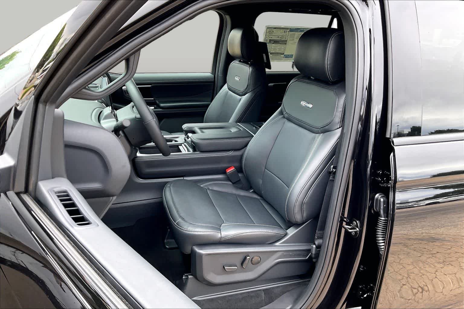 New 2026 Agate Black Metallic Ford MAX Platinum® image 9