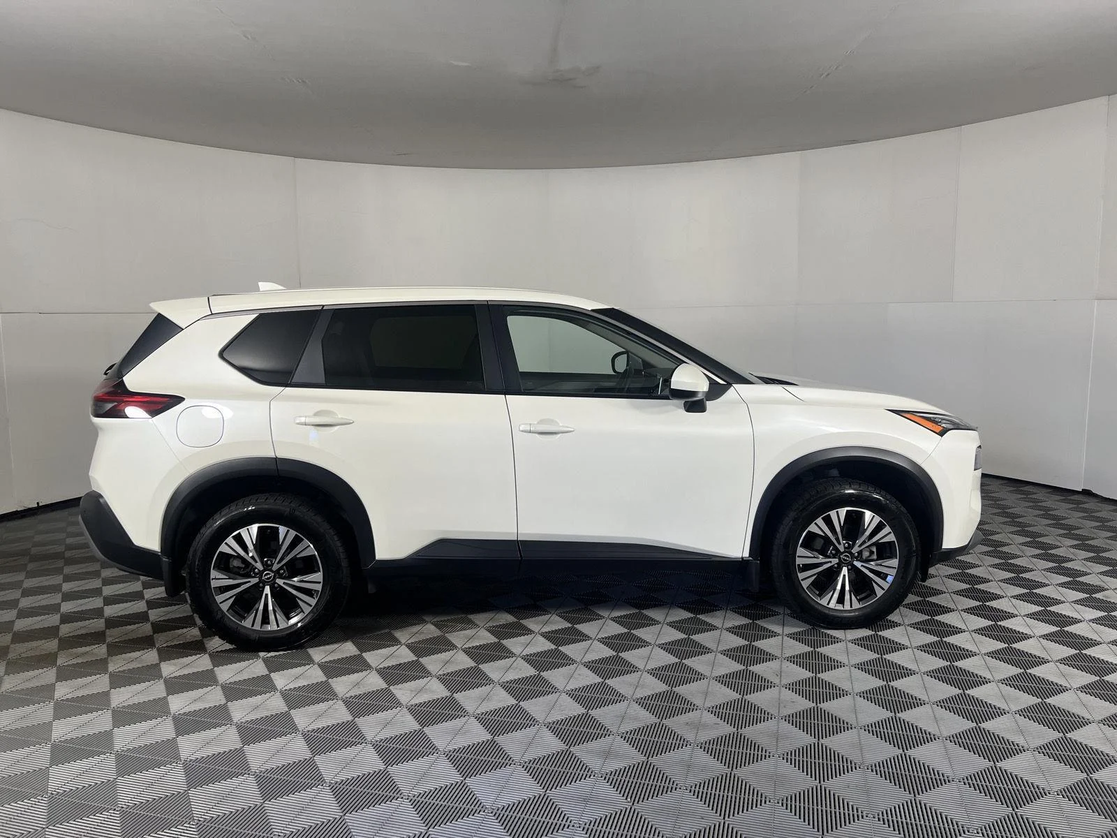 Used 2023 Pearl White Tricoat Nissan SV image 8