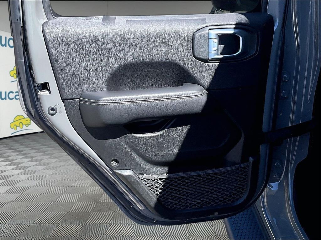 Used 2022 Gray Jeep Unlimited Sahara image 21