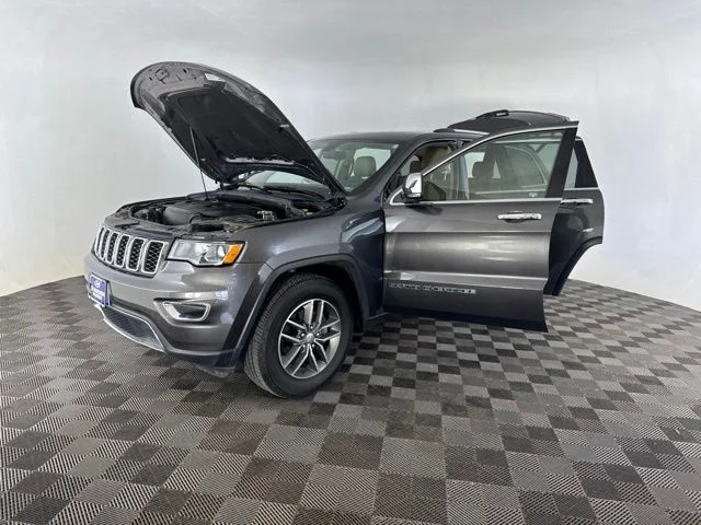 Used 2017 Gray Jeep Limited image 12
