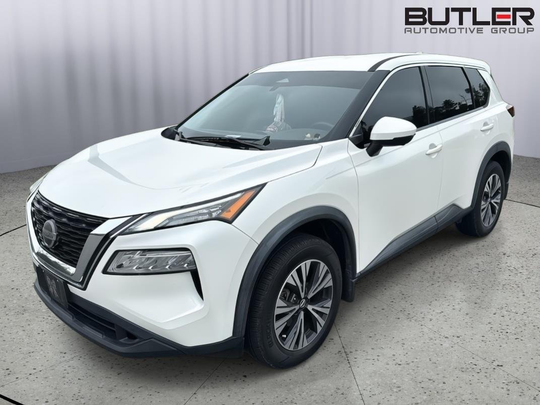 Used 2021 Pearl White Tricoat Nissan SV image 2