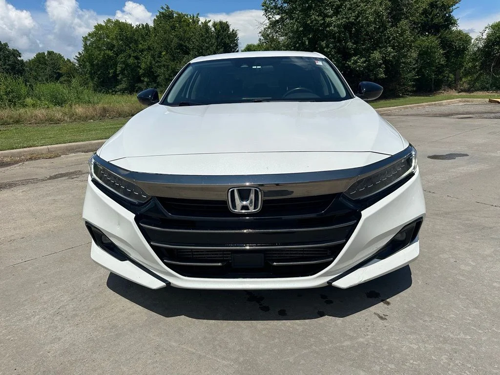 Used 2022  Honda Sport Special Edition image 2