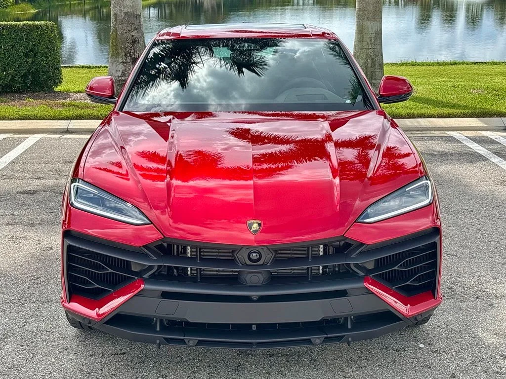 New 2026 Rosso Efesto Metallic Lamborghini SE image 2