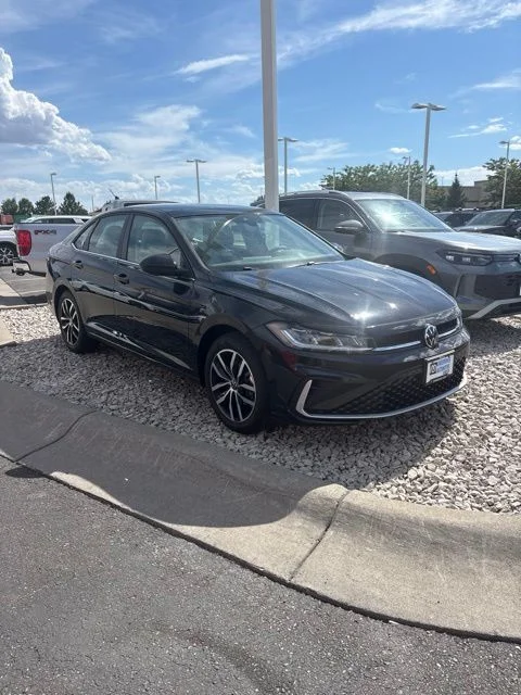 New 2026 Deep Black Pearl Volkswagen 1.5T SE image 2