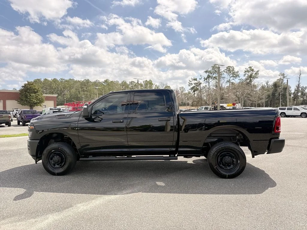 New 2026 Diamond Black Crystal Pearl-Coat Exterior Paint RAM Tradesman image 6