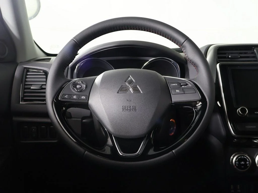 New 2026 White Mitsubishi 2.0 LE image 32