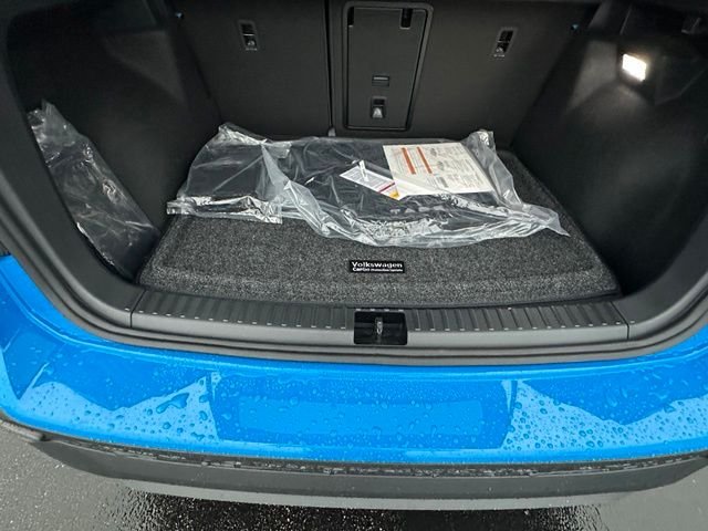 New 2026 Cornflower Blue W/Deep Black Roof Volkswagen 1.5T SE Black image 16
